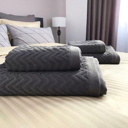 Mhc Quiet Deluxe Suite Near Downtown - Free Parking บราชอฟ ภายนอก รูปภาพ