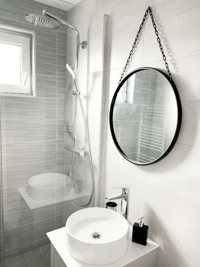 Mhc Quiet Deluxe Suite Near Downtown - Free Parking บราชอฟ ภายนอก รูปภาพ